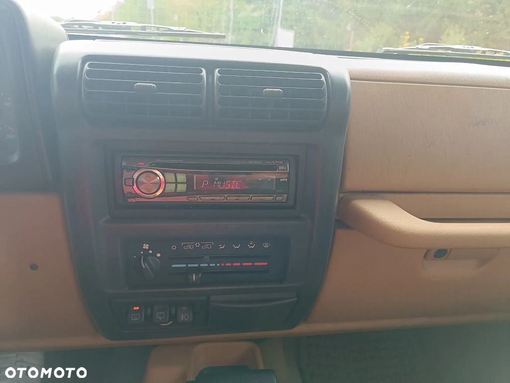 Jeep Wrangler 4.0 Automatik Sahara - 17