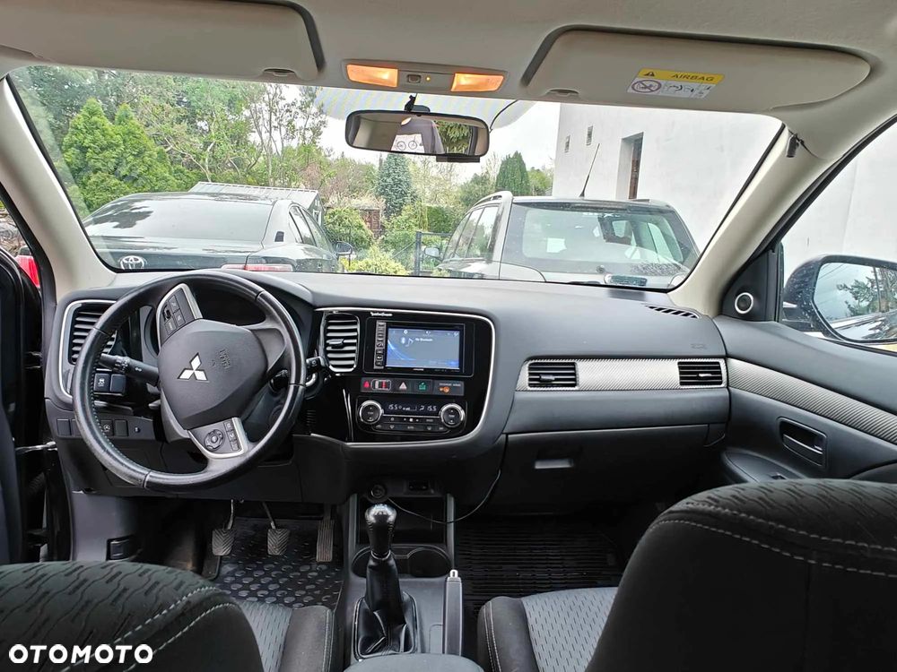 Mitsubishi Outlander 2.0 Intense 2WD - 13