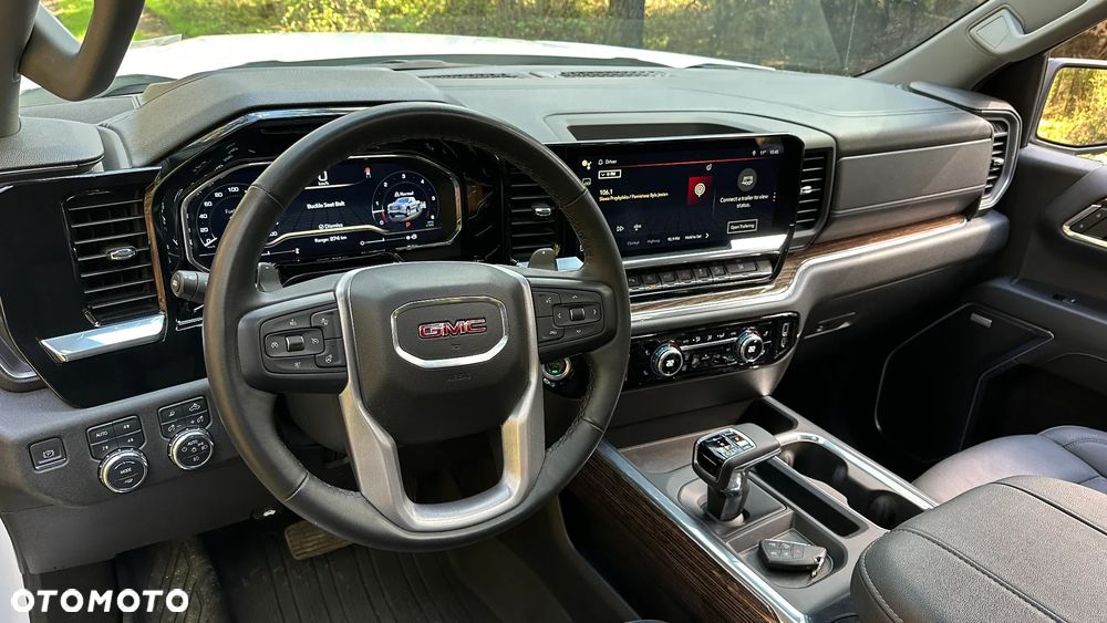GMC Sierra - 26