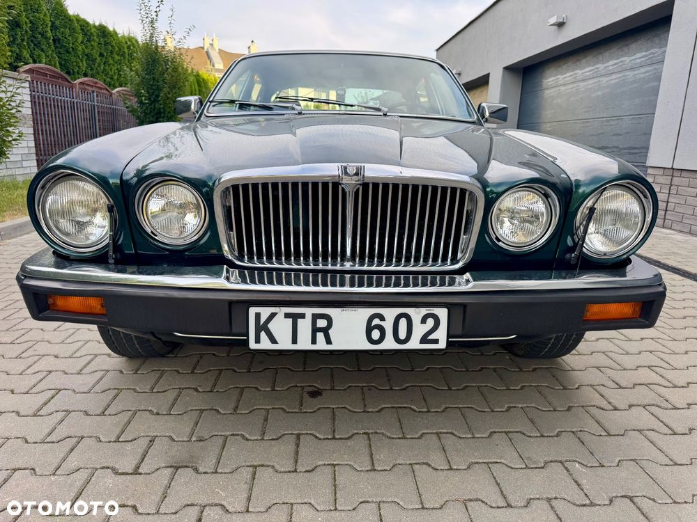 Jaguar XJ - 10