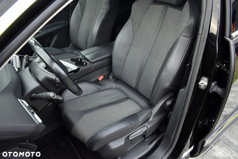 Peugeot 5008 BlueHDi 130 Allure Pack - 25