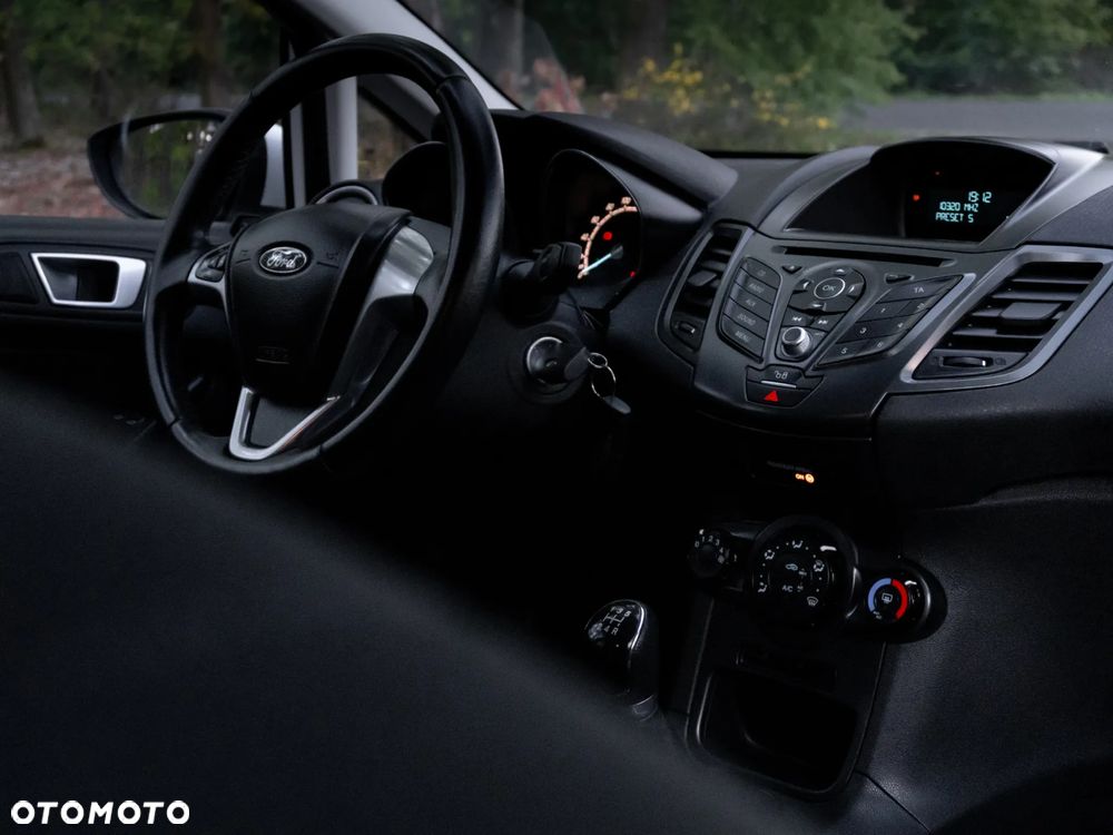 Ford Fiesta 1.25 Celebration - 11