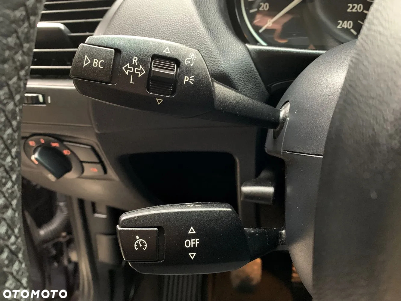 BMW Seria 1 116i - 32