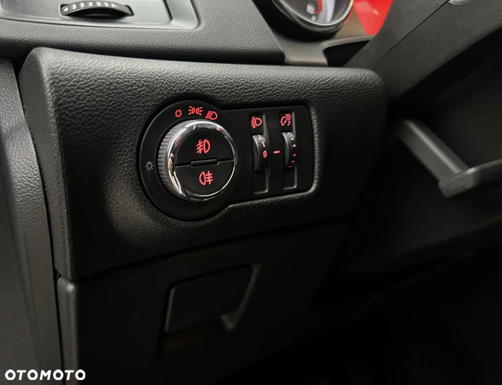 Opel Astra V 1.6 CDTI Dynamic - 27