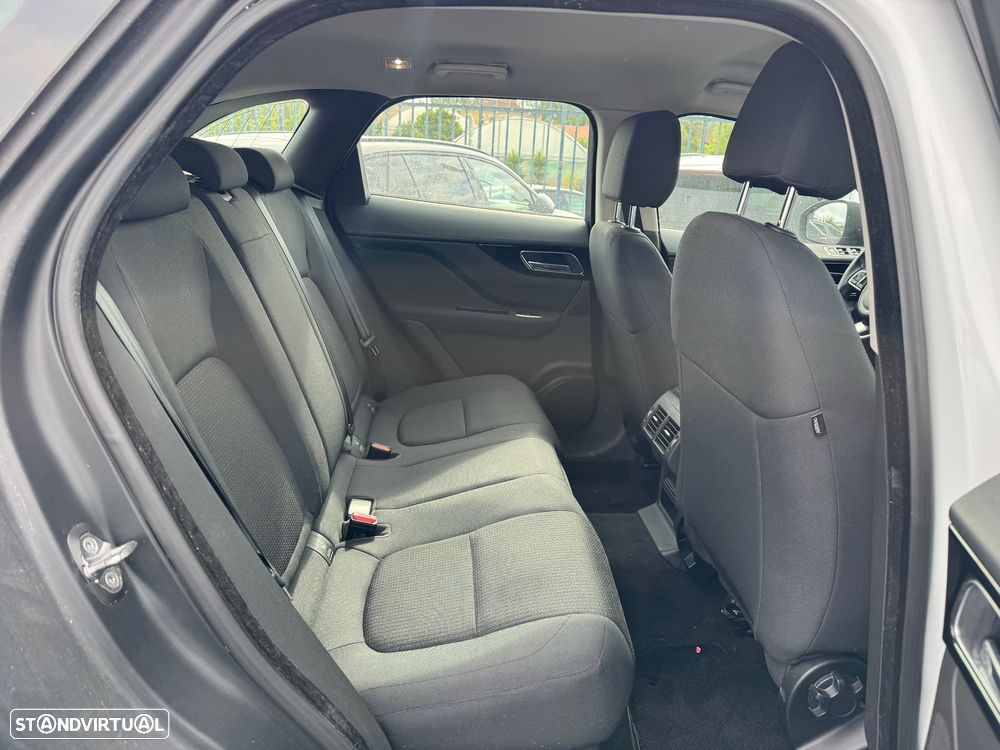 Jaguar F-Pace 2.0 i4D Pure - 30