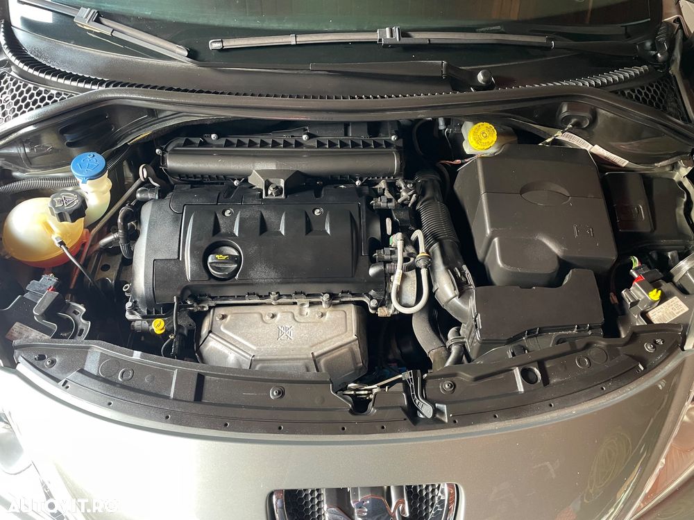 Peugeot 207 CC 120 VTi Automatik Roland Garros - 14