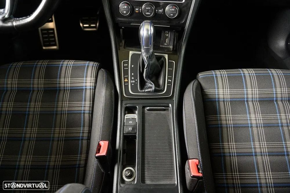 VW Golf 1.4 GTE Plug-In-Hybrid DSG - 55