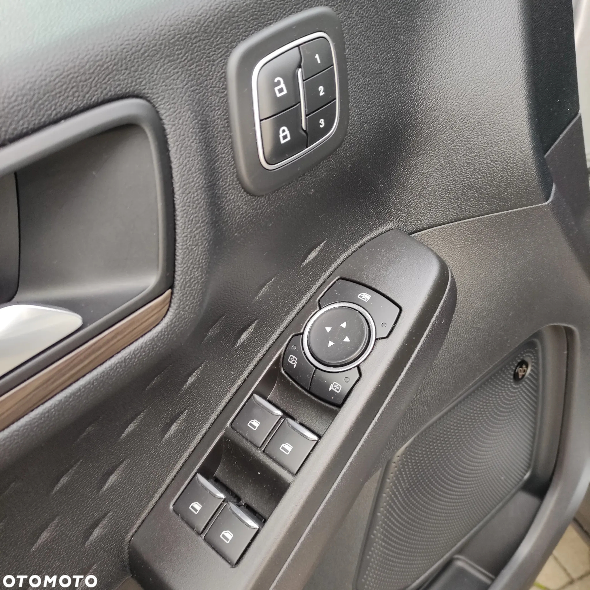 Ford Escape - 9
