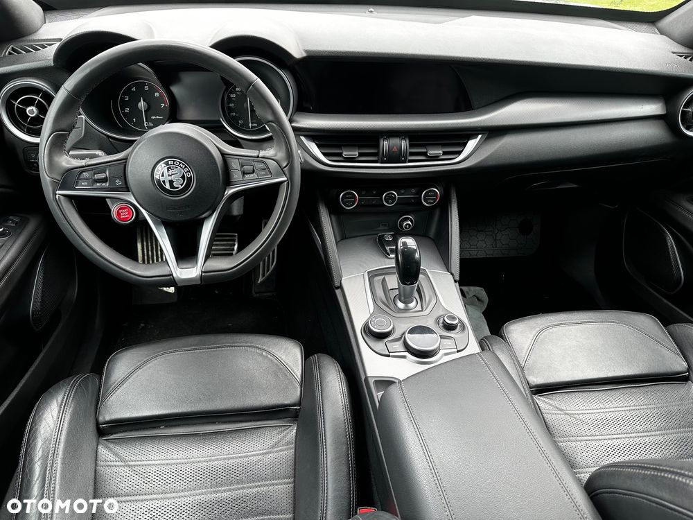 Alfa Romeo Stelvio 2.0 Turbo 16V AT8-Q4 Veloce - 7