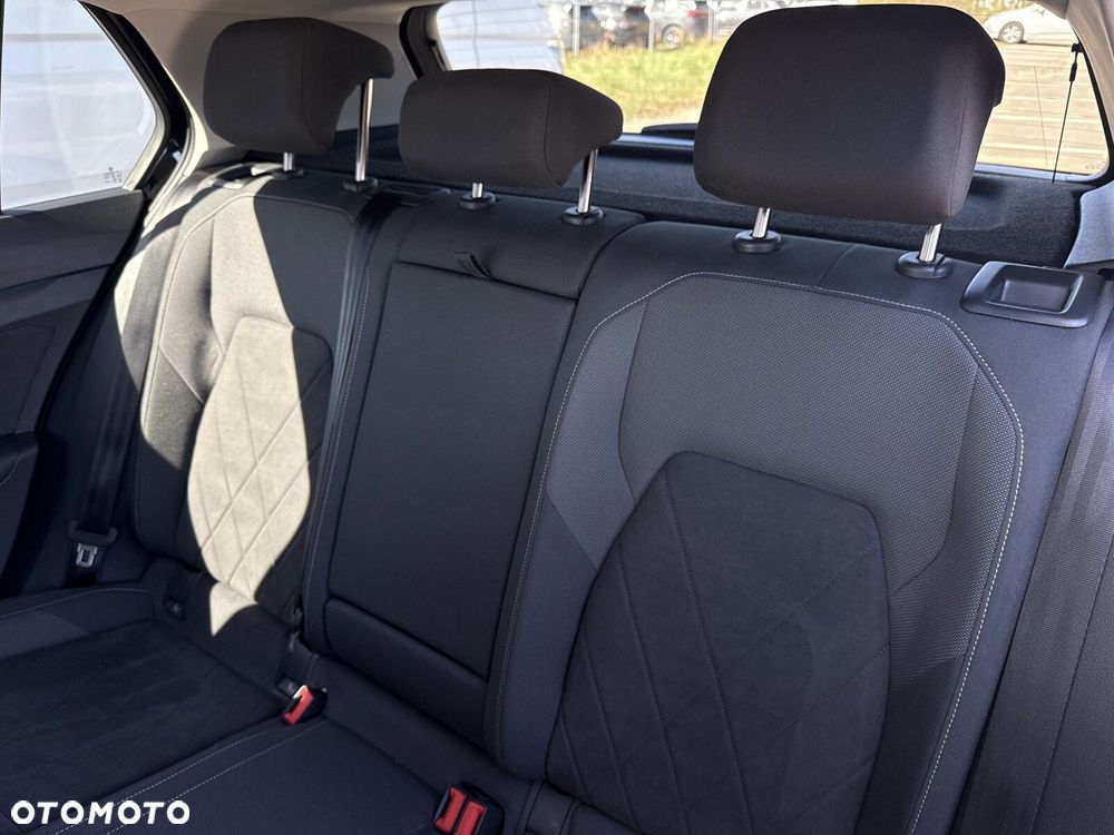 Volkswagen Golf 2.0 TSI Style DSG - 30