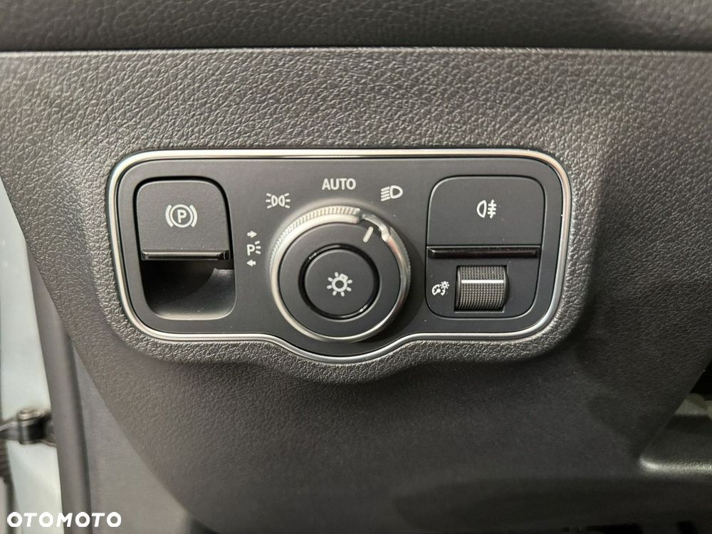 Mercedes-Benz GLB - 29