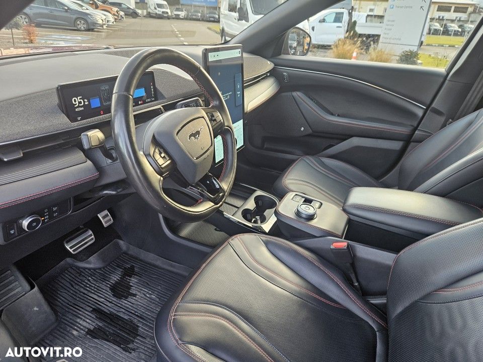 Ford Mustang Mach-E - 13