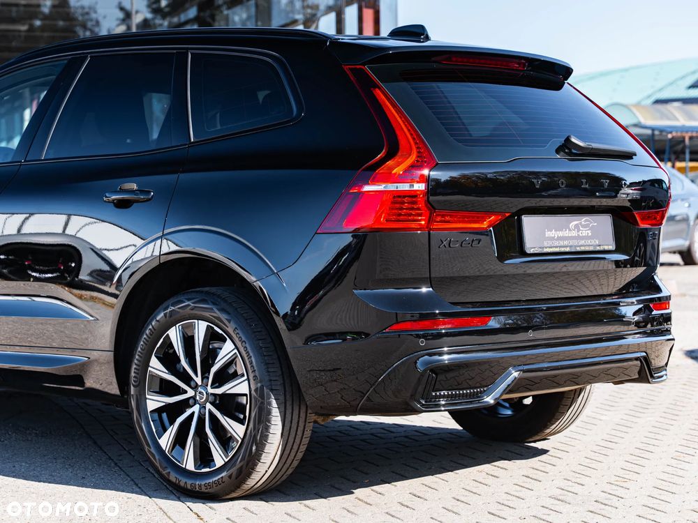 Volvo XC 60 B4 D AWD Plus Dark - 12