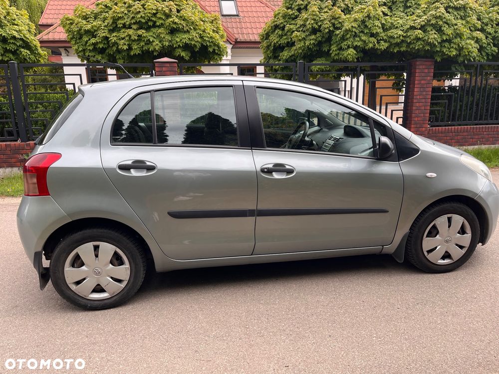 Toyota Yaris 1.0 Terra - 4