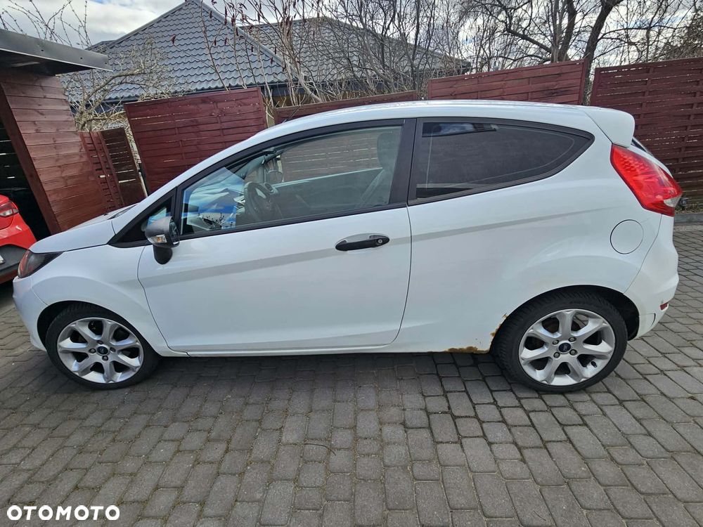 Ford Fiesta 1.25 Ambiente - 2