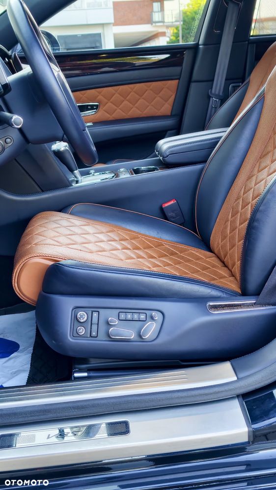 Bentley Flying Spur V8 S - 16