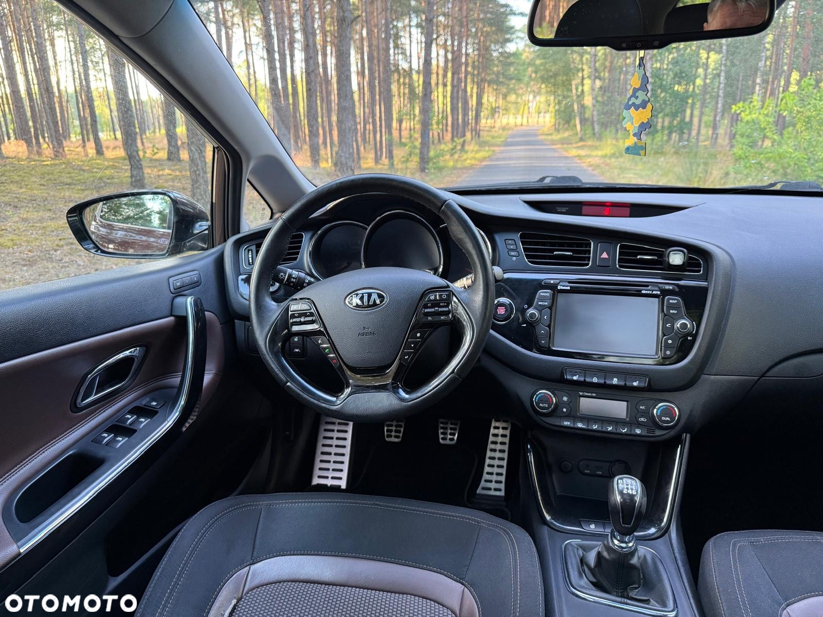 Kia Ceed 1.6 GDI Fifa World Cup Edition - 13