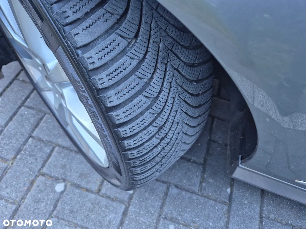 Mercedes-Benz Klasa C 320 T CDI DPF 4Matic 7G-TRONIC Avantgarde - 29