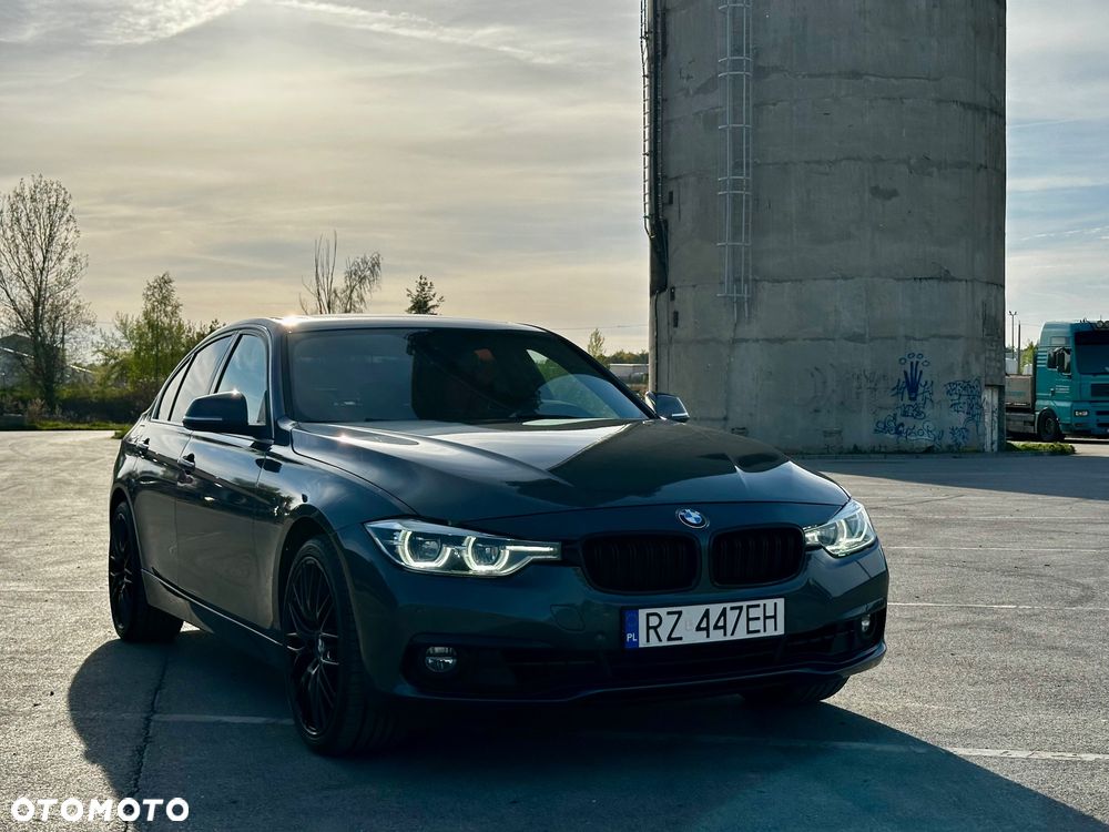 BMW Seria 3 330i xDrive Sport Line - 12