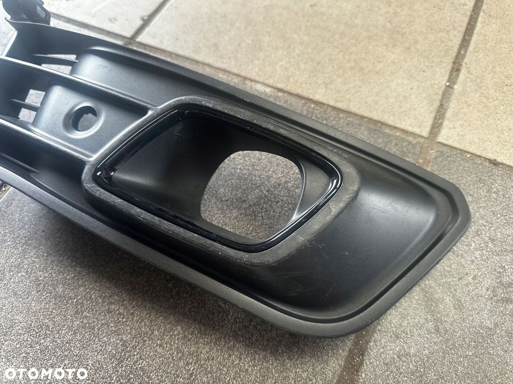 RENAULT CAPTUR I LIFT 17-19 KRATKA ZDERZAKA PRAWA PDC PRZÓD 261A24736R - 2