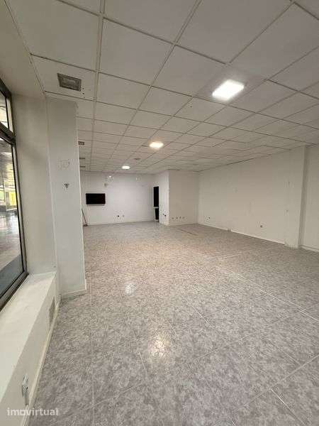 Espaço Comercial para venda em Gaia - Grande imagem: 3/5