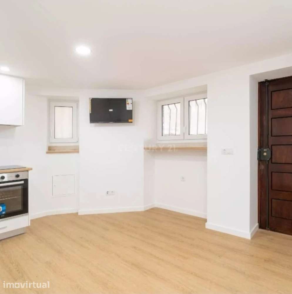 T2 Transformado em T1 + Estúdio Centro Coimbra- Excelente Investimento - Grande imagem: 2/12