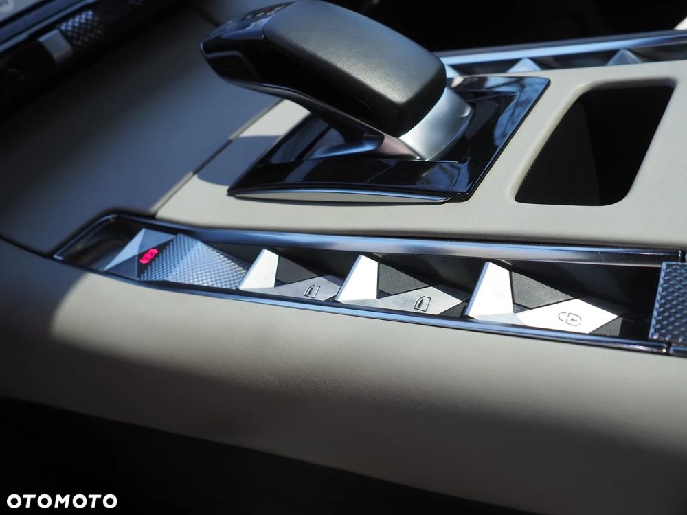 DS Automobiles DS 7 - 14