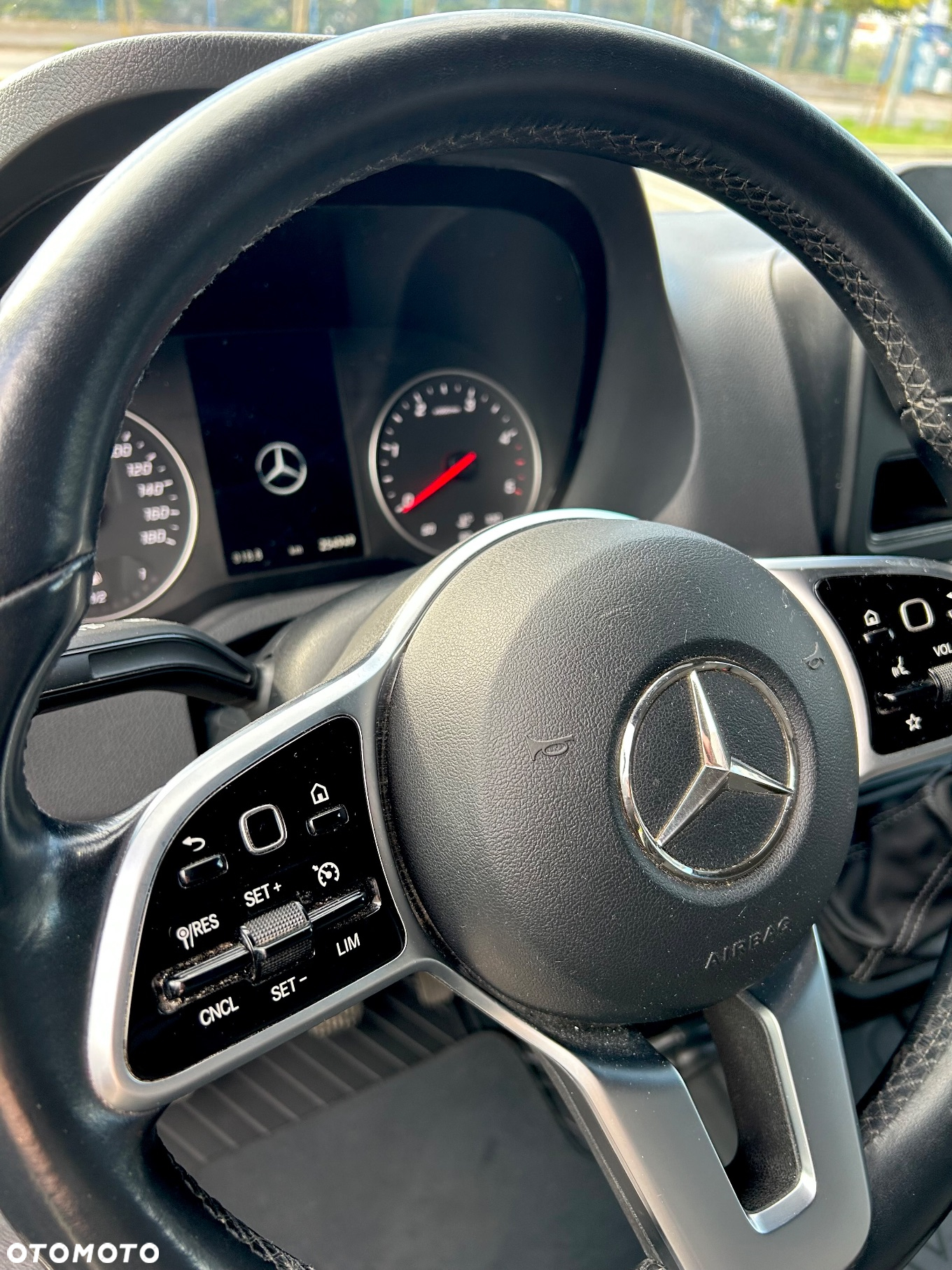 Mercedes-Benz Sprinter - 23