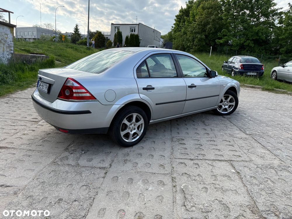 Ford Mondeo 2.0 Ghia - 5