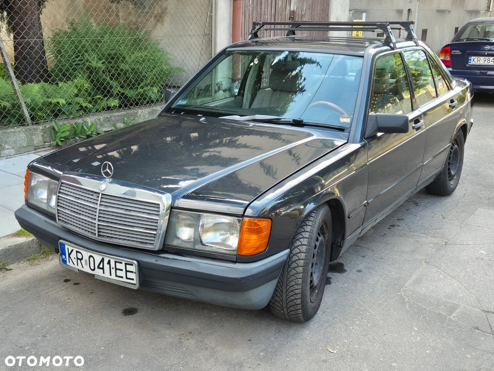Mercedes-Benz W201 (190) - 1