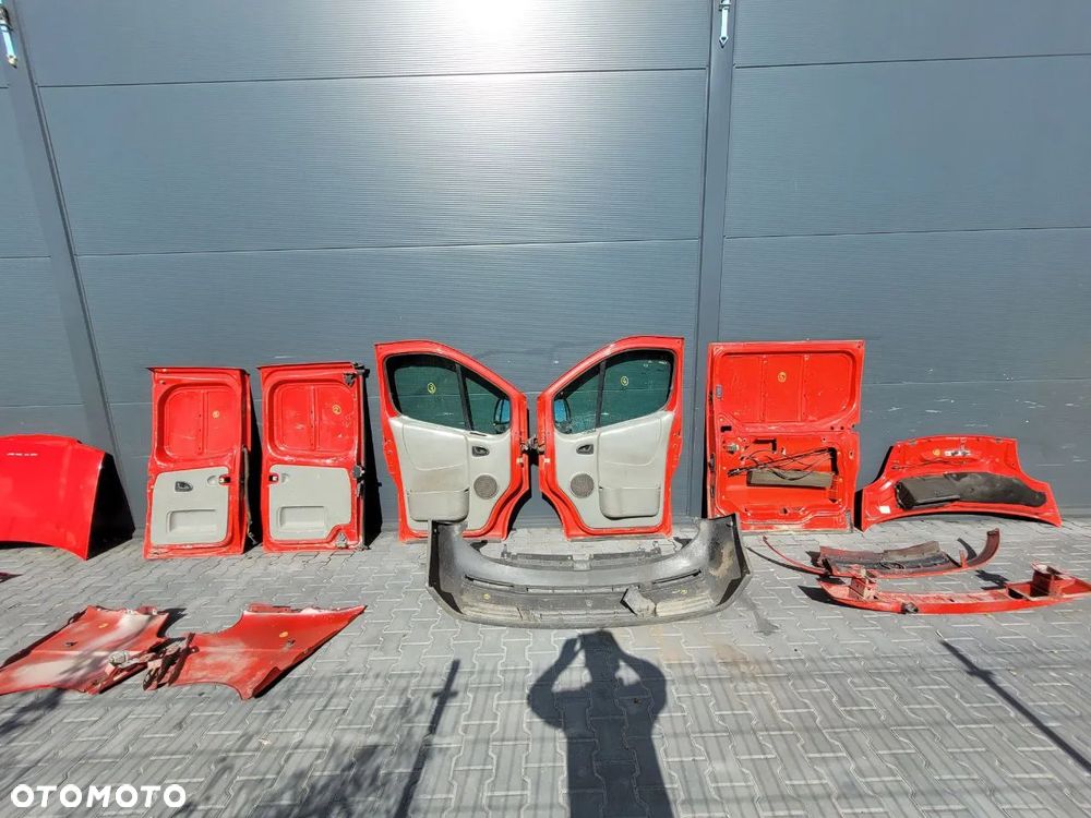 KAROSERIA RENAULT TRAFIC II  OPEL VIVARO I A 547 L547 CZERWONY CZERWONA - 2