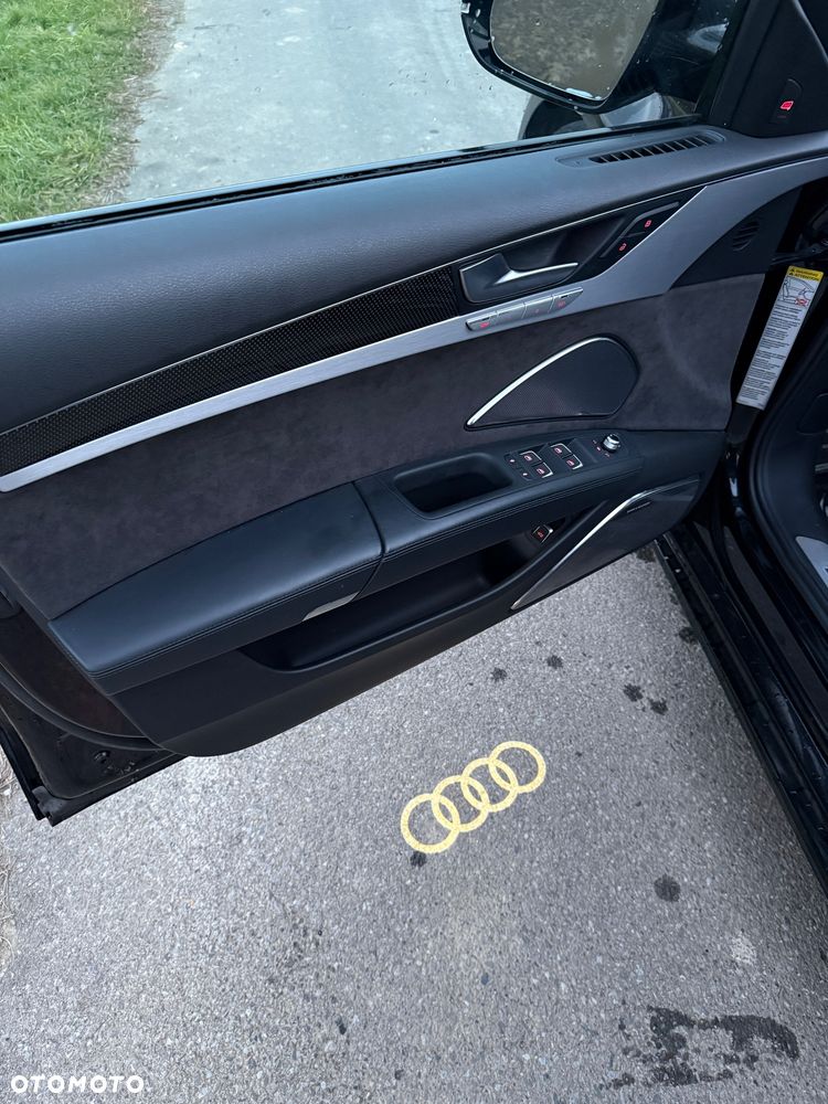 Audi S8 Plus 4.0 TFSI Quattro - 28