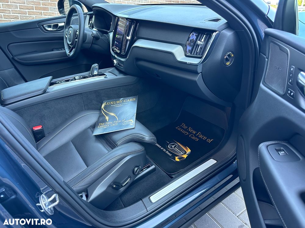 Volvo XC 60 B4 MHEV AT8 AWD R-Design - 17