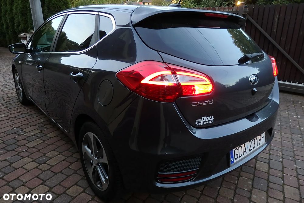 Kia Ceed 1.4 CVVT UEFA EURO 2016 - 3