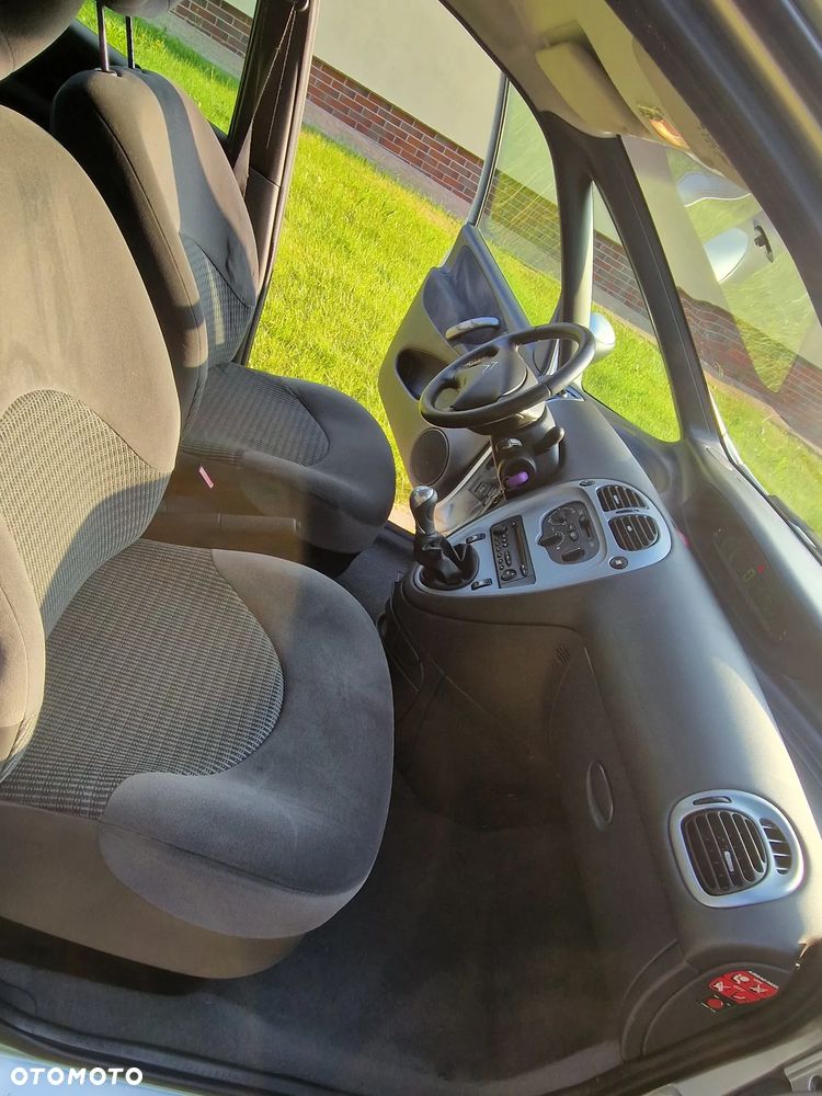 Citroën Xsara 1.6 16V Confort - 21
