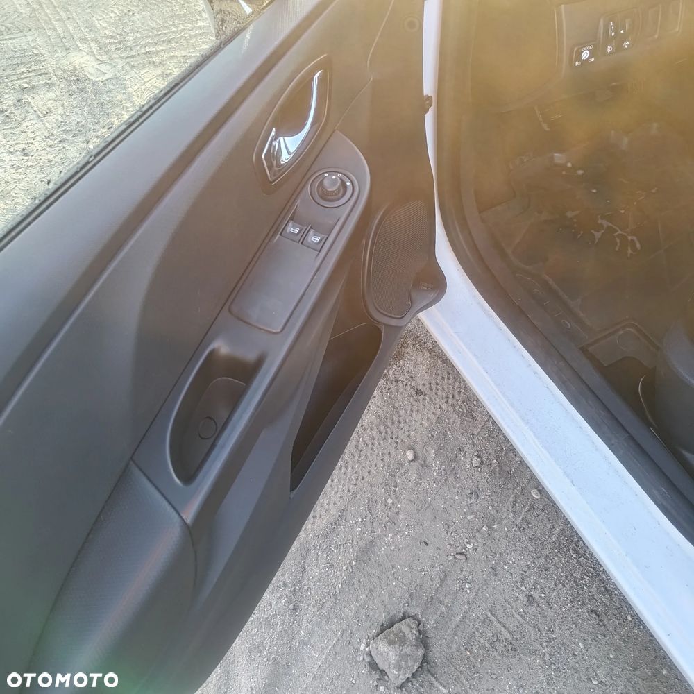 Renault Clio 1.2 16V Dynamique - 11