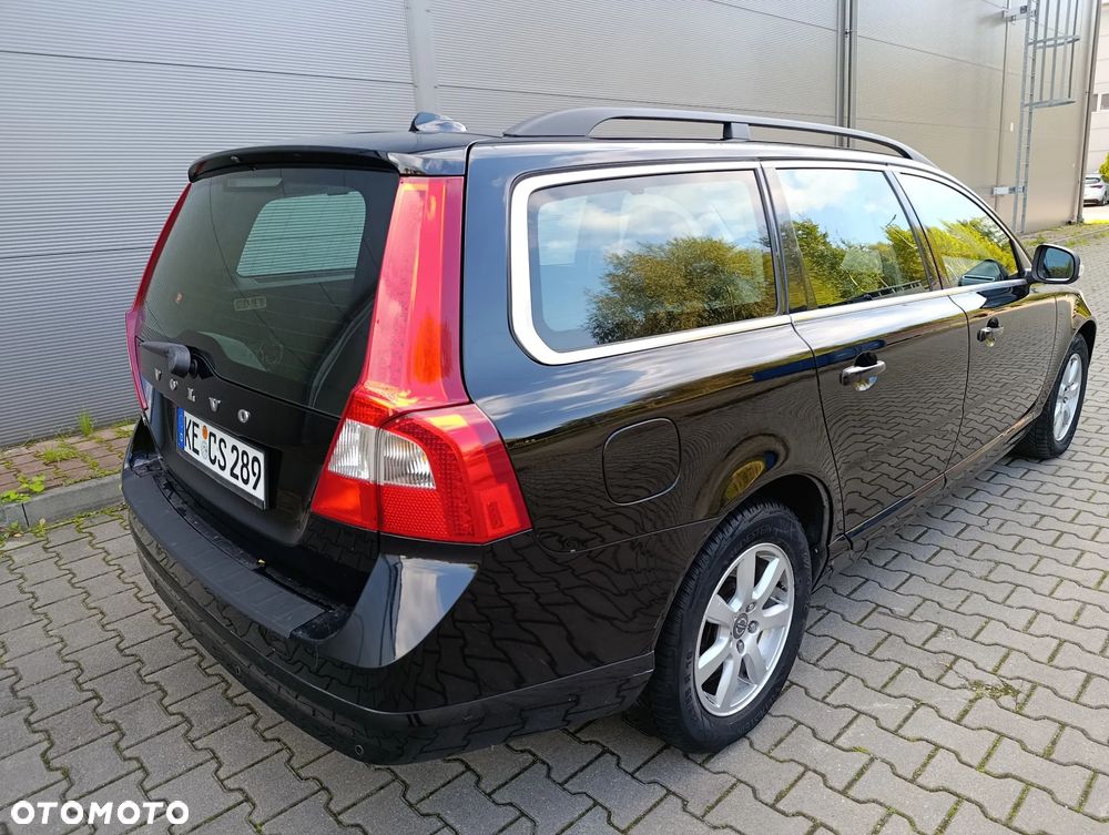 Volvo V70 2.5T Momentum - 11