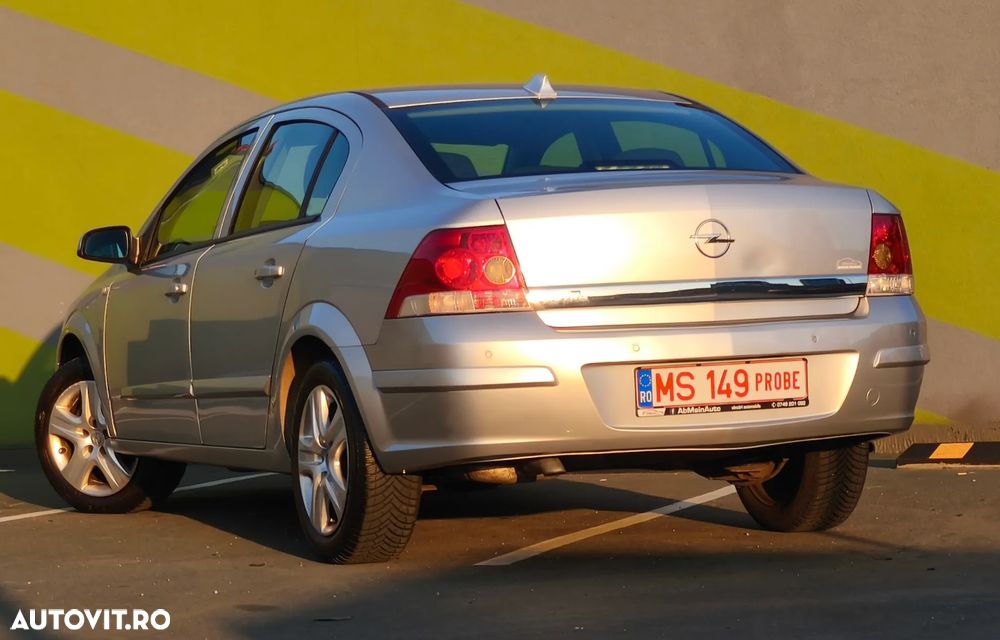 Opel Astra 1.6 Automatik Cosmo - 3