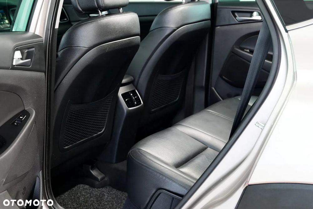 Hyundai Tucson 1.7 CRDI BlueDrive Style 2WD - 8