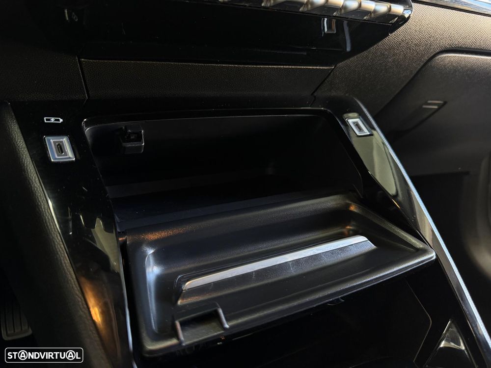 Peugeot 208 1.2 Hybrid Allure e-DCS6 - 31