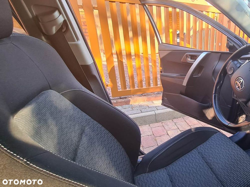 Toyota Auris 1.6 Premium - 23