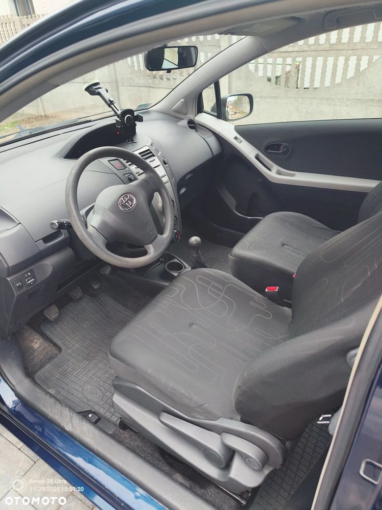 Toyota Yaris 1.0 Entry EU5 - 5