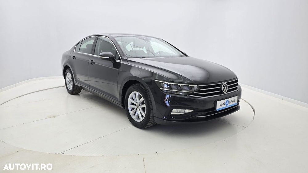 Volkswagen Passat - 4