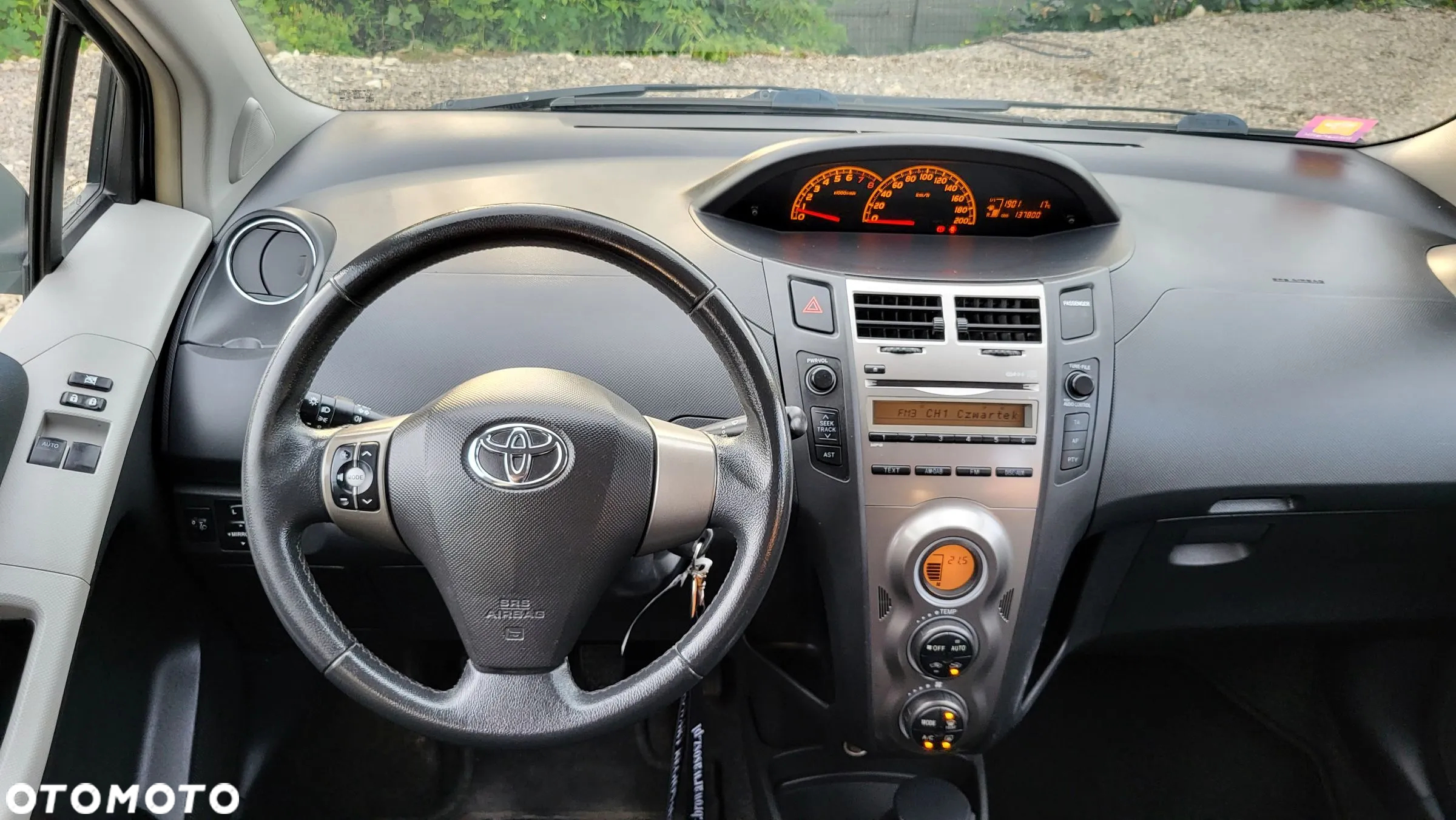 Toyota Yaris 1.0 Premium - 16