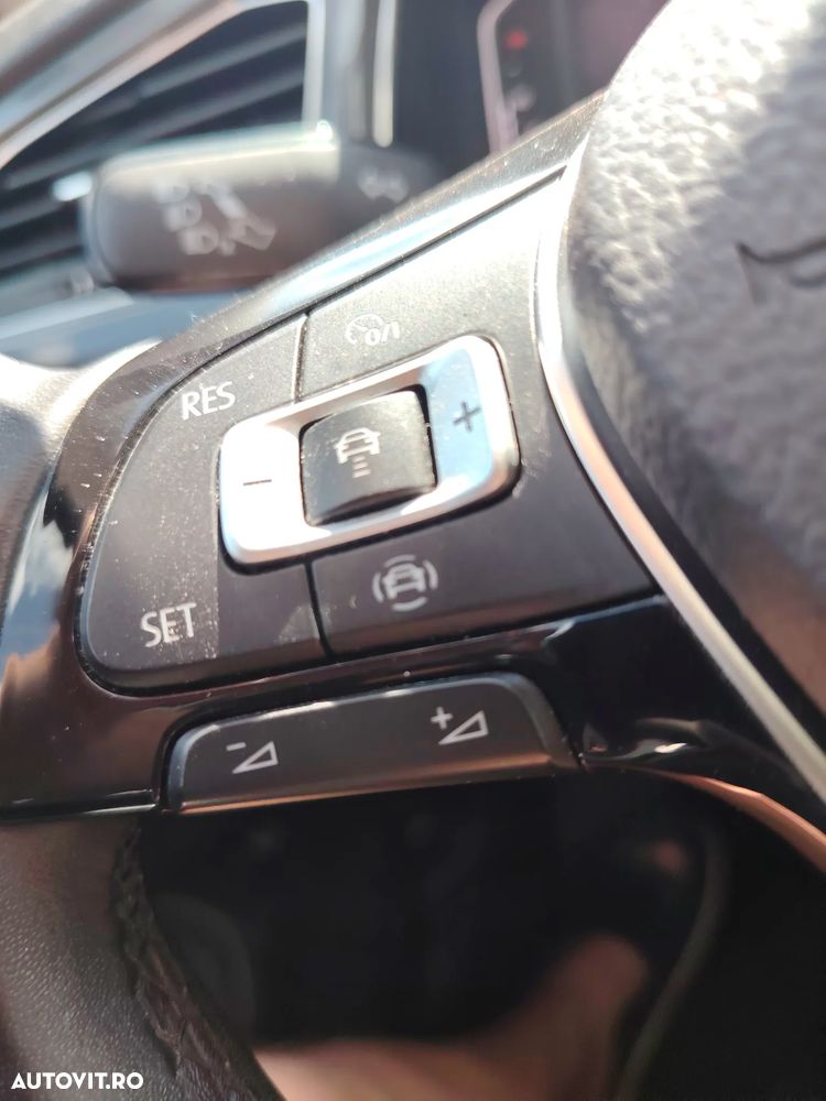 Volkswagen T-Roc 2.0 TDI SCR DSG Life - 34