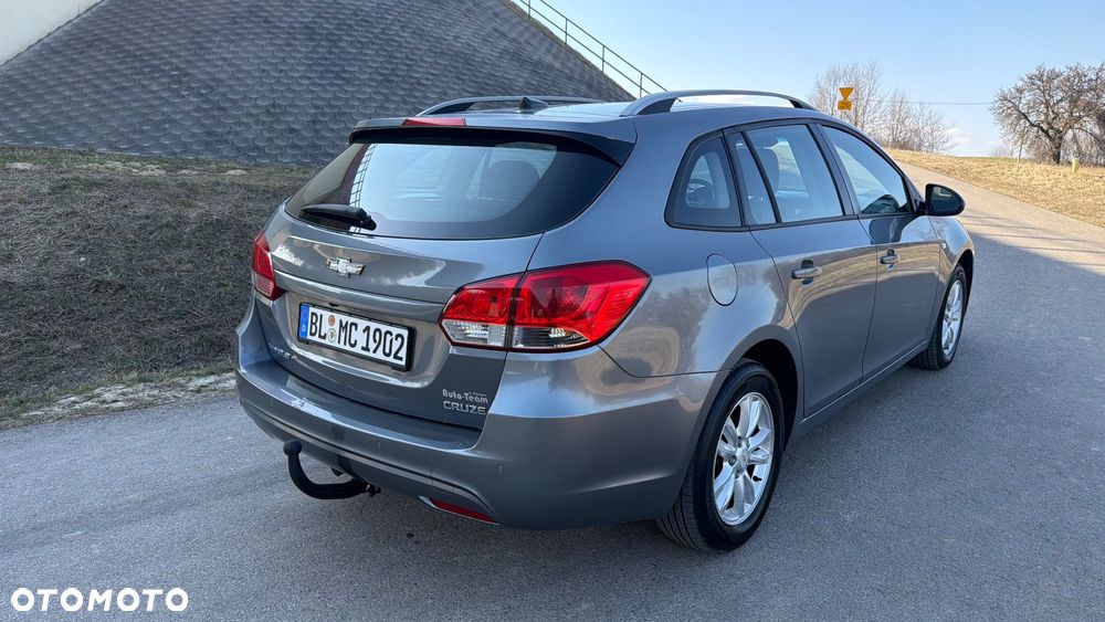 Chevrolet Cruze 1.7 LT - 11