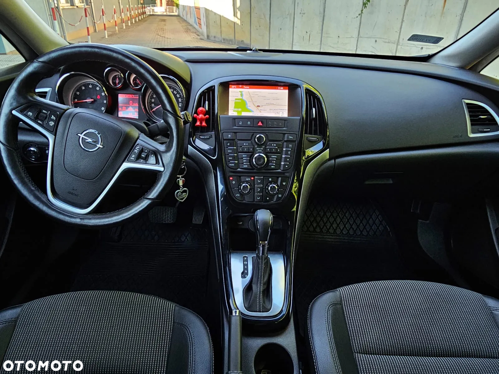 Opel Astra IV 1.4 T Cosmo - 8