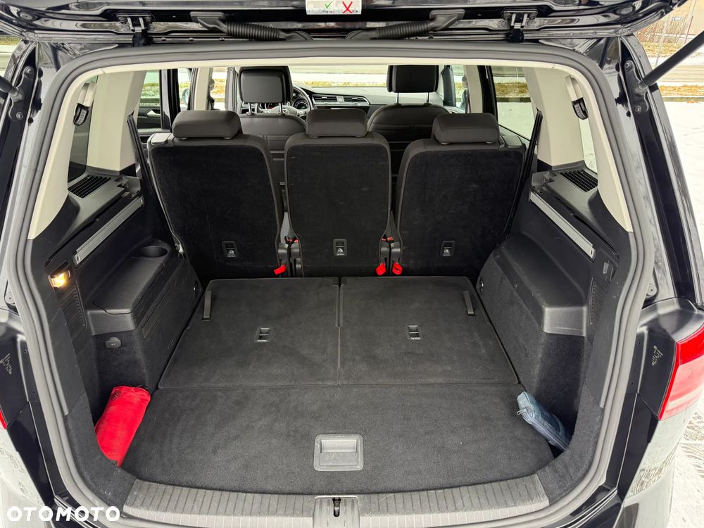 Volkswagen Touran 2.0 TDI SCR DSG UNITED - 27