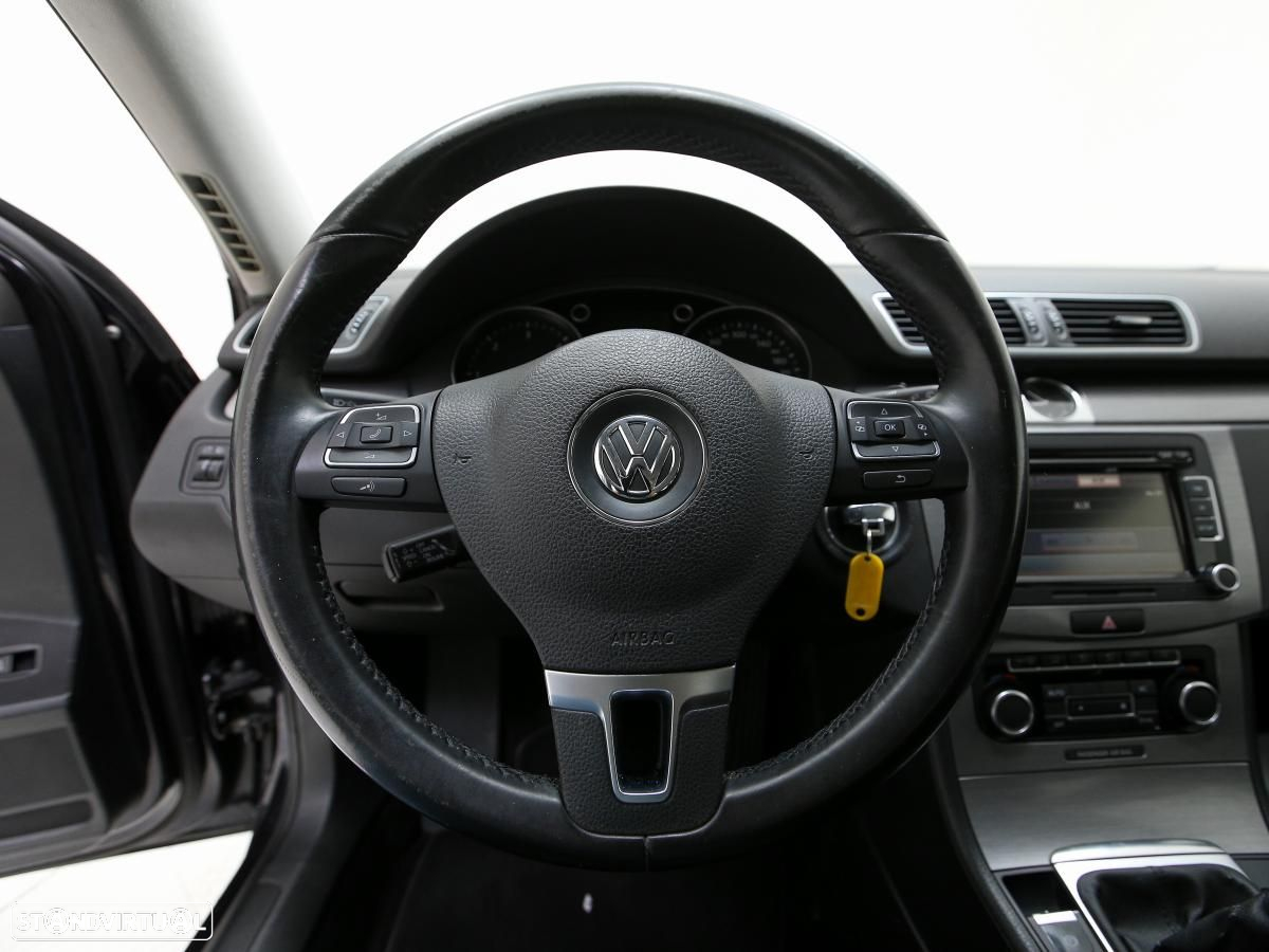 VW Passat Variant 2.0 TDi Confortline - 16