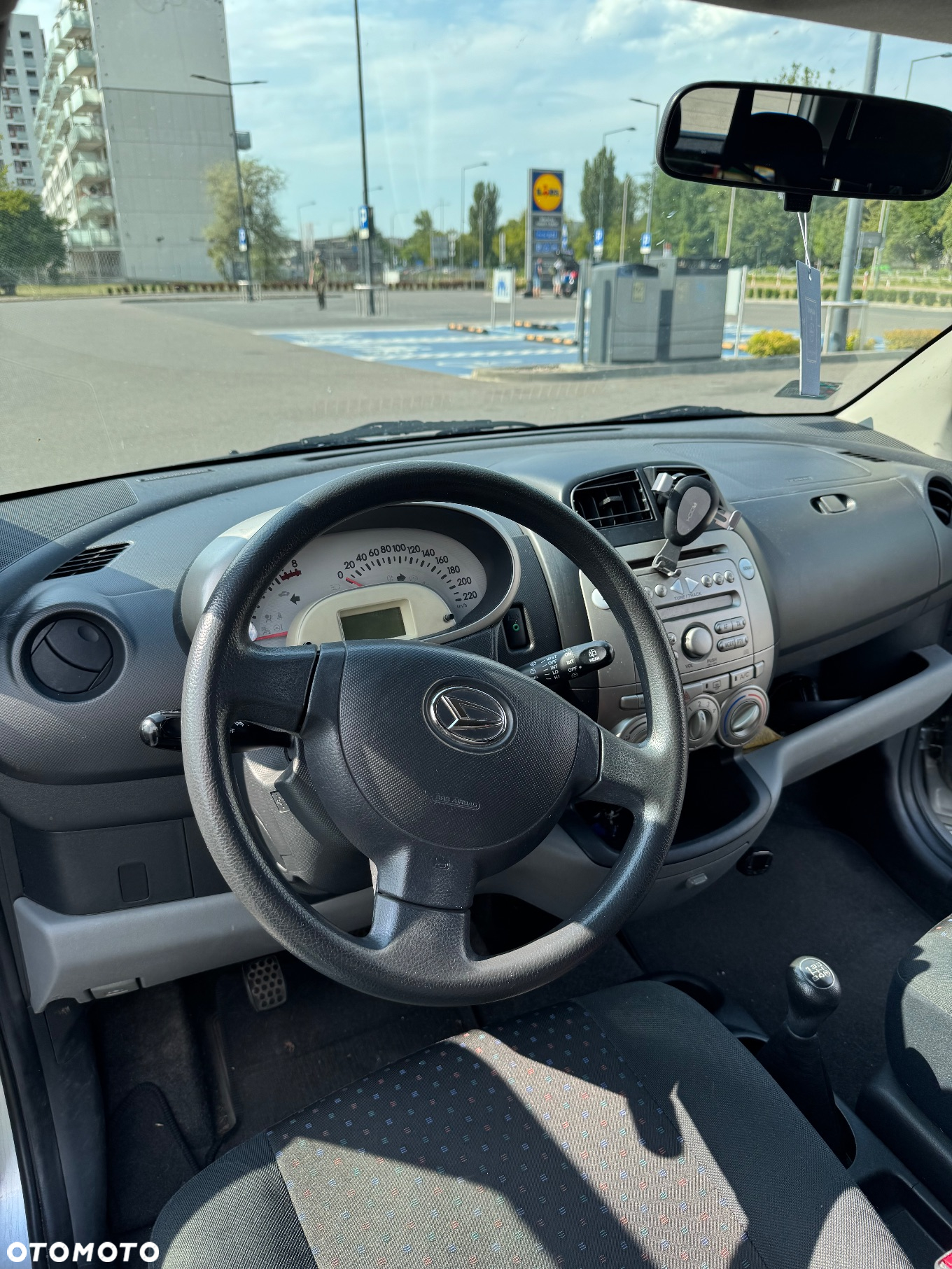 Daihatsu Sirion 1.0 - 4